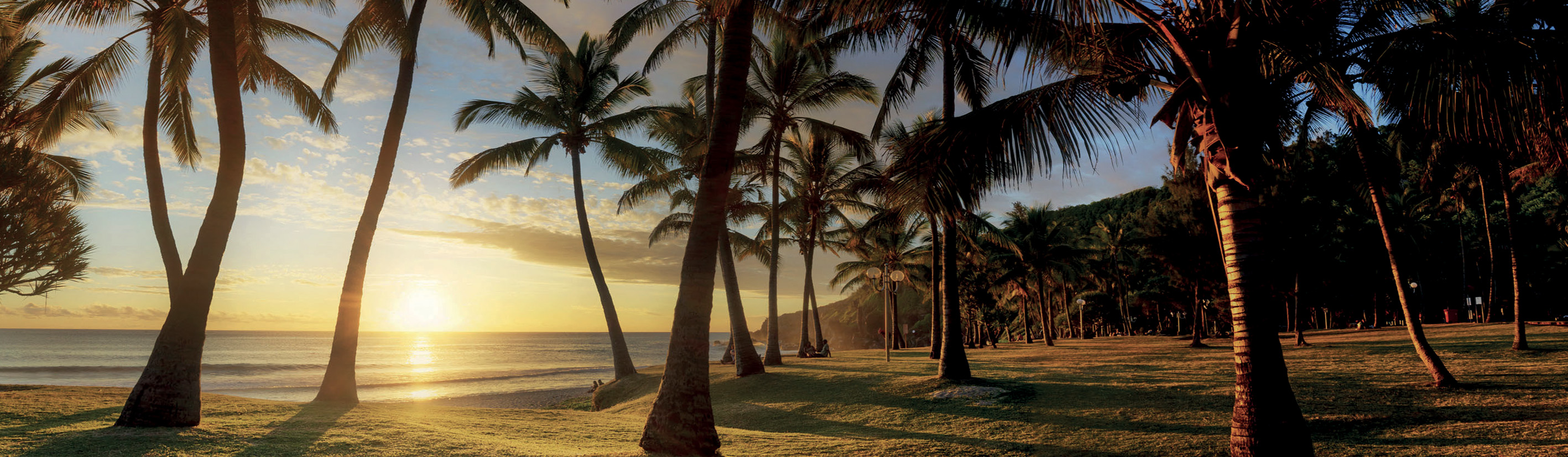 Coucher de soleil sur la plage - île de la Réunion